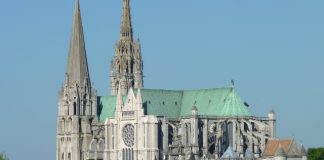 Chiêm ngưỡng kiến trúc ấn tượng của nhà thờ Đức Bà Chartres - Pháp